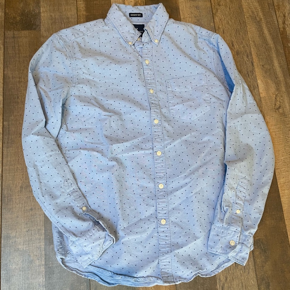 American Eagle Outfitters light blue button-down shirt